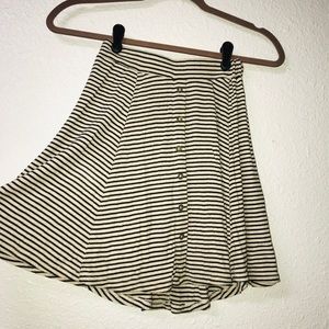 Stripped stretchy skirt